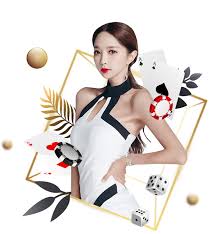 曾单场进利物浦四球！44岁阿尔沙文近照：与友人聚餐举杯